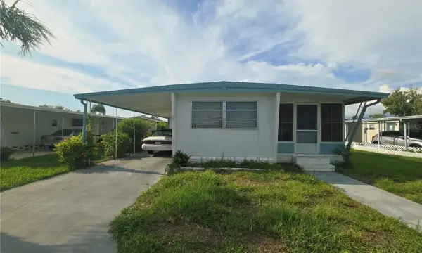 49 Drury Lane, Tarpon Springs, FL, 34689