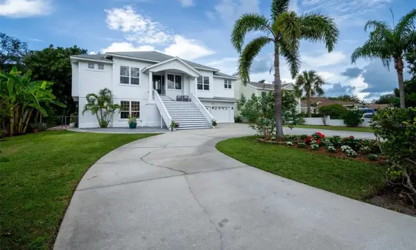1605 Gulf Road, Tarpon Springs, FL, 34689