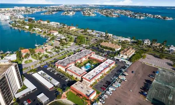 10365 Paradise Boulevard, Unit 16, Treasure Island, FL, 33706
