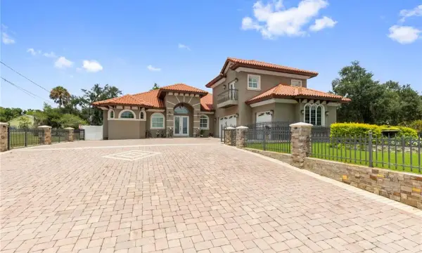 2101 W Bearss Avenue, Tampa, FL, 33618