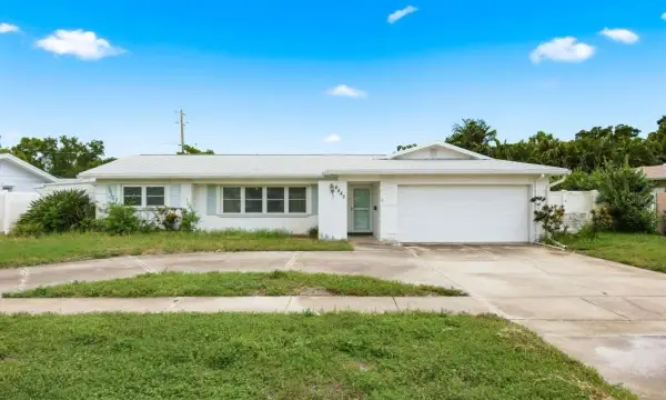 6448 30th Avenue N, St Petersburg, FL, 33710