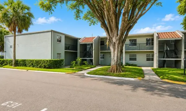 2812 Somerset Park Drive, Unit 105, Tampa, FL, 33613