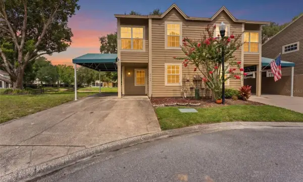 9044 Lake Place Lane, Tampa, FL, 33634