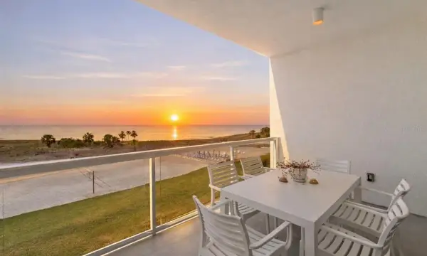 11500 Gulf Boulevard, Unit 304, Treasure Island, FL, 33706