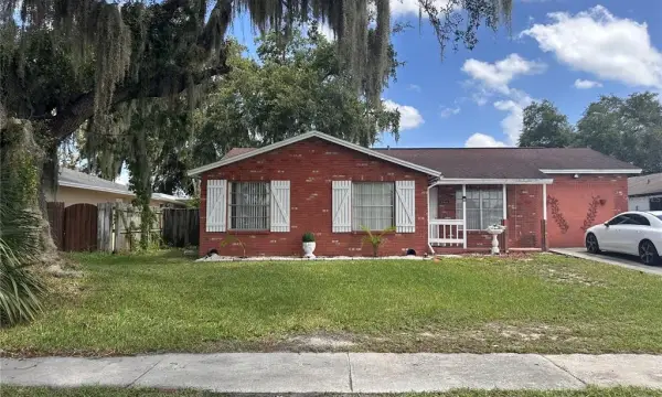 8848 Oak Circle, Tampa, FL, 33615