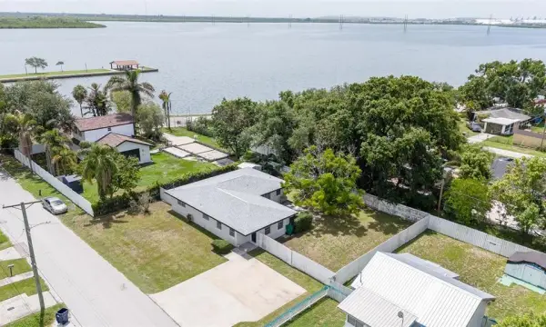 2421 Linsey Street, Tampa, FL, 33605