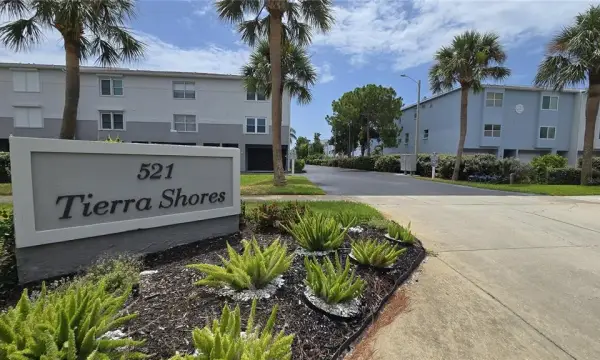 521 Pinellas Bayway S, Unit 206, Tierra Verde, FL, 33715