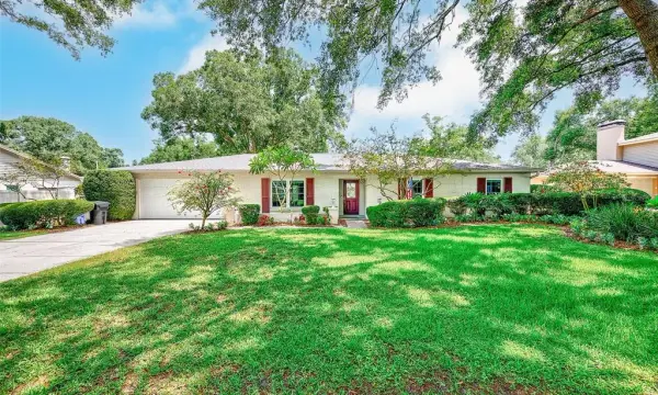911 Woodcliff Avenue, Tampa, FL, 33613