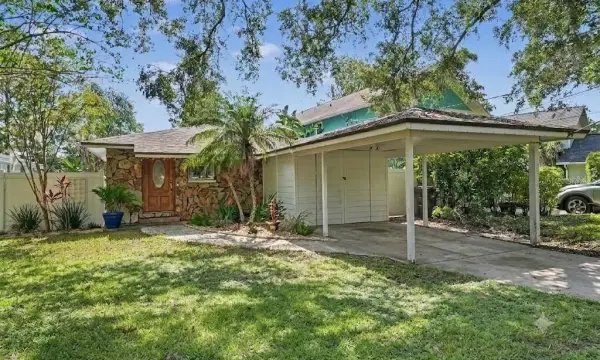 12320 Woodleigh Avenue, Tampa, FL, 33612