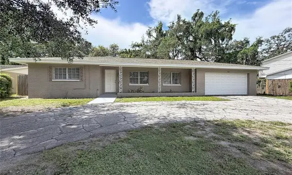 7123 Woodfield Drive, Tampa, FL, 33617