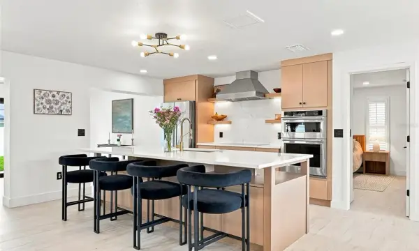 6241 Tanglewood Drive NE, St Petersburg, FL, 33702