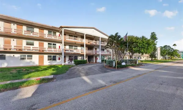 6015 19th Street N, Unit 215, St Petersburg, FL, 33714