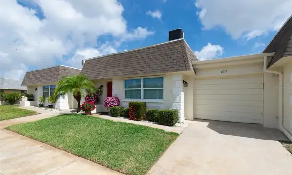 6915 Versailles N, Pinellas Park, FL, 33781