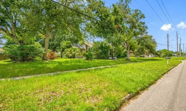 2208 N Lincoln Avenue, Tampa, FL, 33607