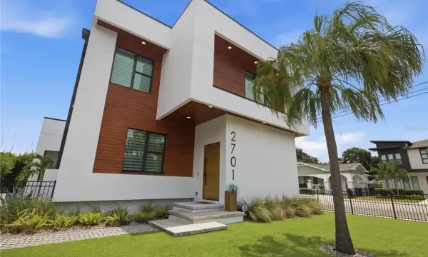 2701 N Poplar Avenue, Tampa, FL, 33602