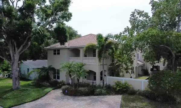2301 S Hale Avenue, Tampa, FL, 33629