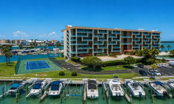 1 Key Capri, Unit 102w, Treasure Island, FL, 33706