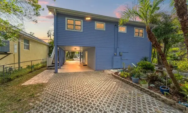 906 W Henry Avenue, Tampa, FL, 33604