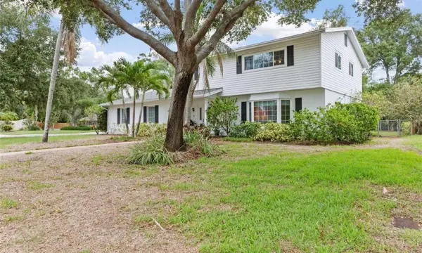 1901 Dormieone Road N, St Petersburg, FL, 33710