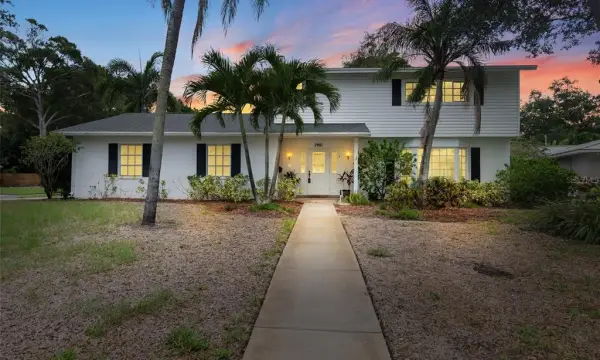 1901 Dormieone Road N, St Petersburg, FL, 33710