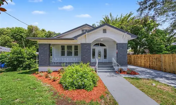 1920 E Paris Street, Tampa, FL, 33610
