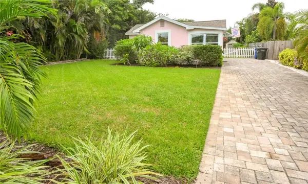 621 Mehlenbacher Road, Belleair Bluffs, FL, 33770