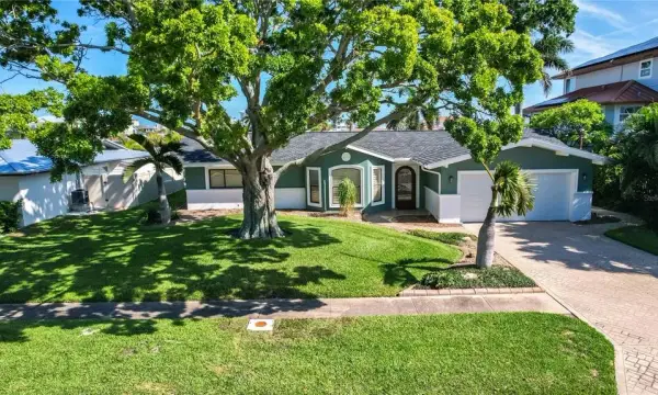 440 Palm Island SE, Clearwater Beach, FL, 33767