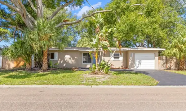 7420 Dr Martin Luther King Jr Street N, St Petersburg, FL, 33702