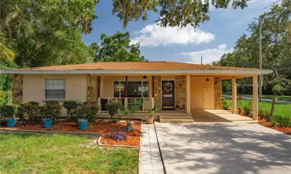 1901 E Paris Street, Tampa, FL, 33610
