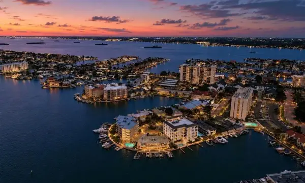 205 Dolphin Point, Unit 4, Clearwater Beach, FL, 33767