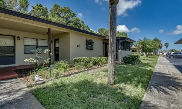 1119 9th Circle SE, Unit 1119, Largo, FL, 33771