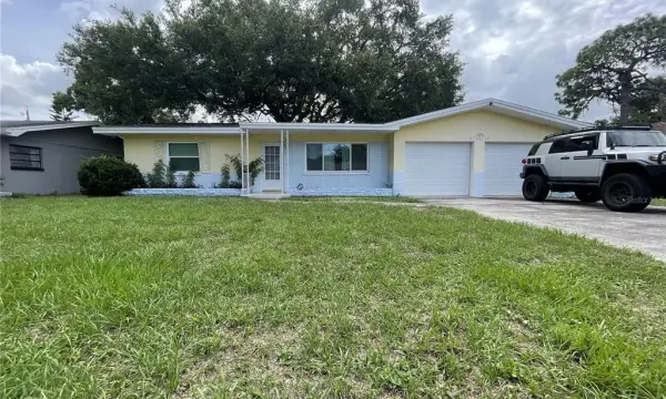 635 Deville Drive E, Largo, FL, 33771
