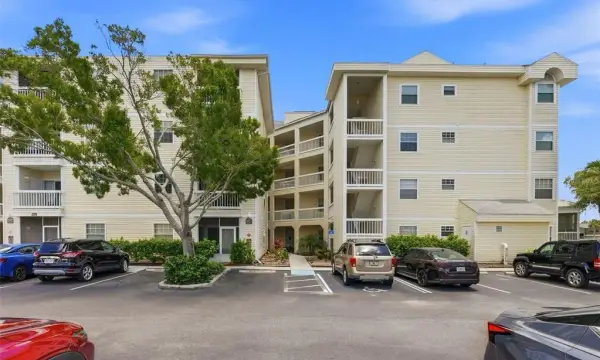 6817 Stones Throw Circle N, Unit 17208, St Petersburg, FL, 33710