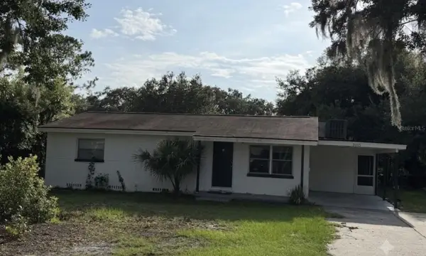 3015 Der Road, Plant City, FL, 33566