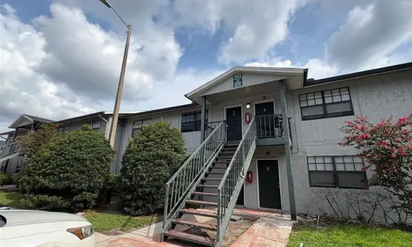 203 Poinsettia Pine Court, Unit 102, Tampa, FL, 33612