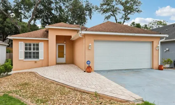 8711 Busch Oaks Street, Tampa, FL, 33617