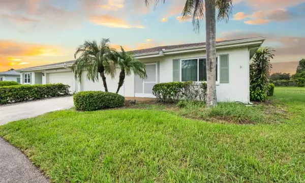 2209 Hartlebury Way, Unit 402, Sun City Center, FL, 33573