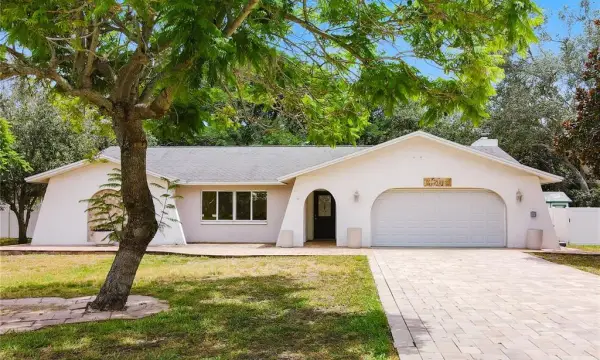 1601 Gulf Road, Tarpon Springs, FL, 34689