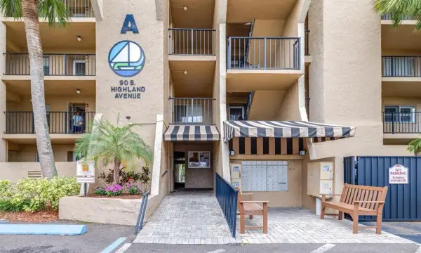 90 S Highland Avenue, Unit 110, Tarpon Springs, FL, 34689