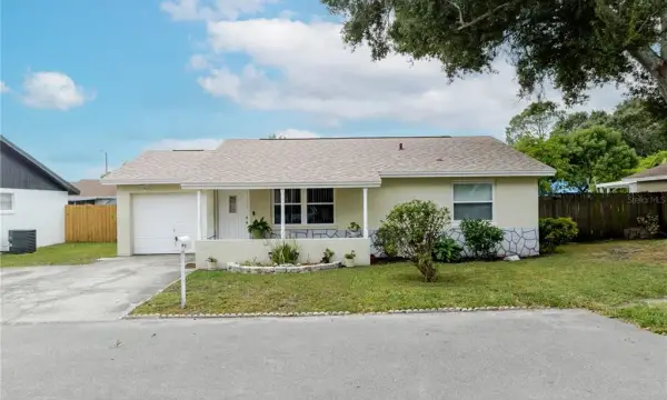10118 Hunters Point Court, Tampa, FL, 33615