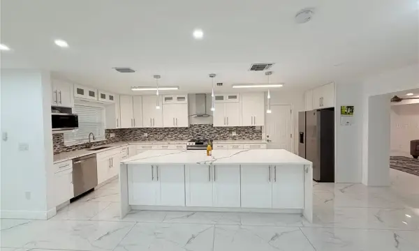 1557 Robinson Drive N, St Petersburg, FL, 33710