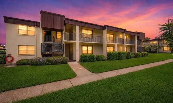 2400 Winding Creek Boulevard, Unit 17-203, Clearwater, FL, 33761