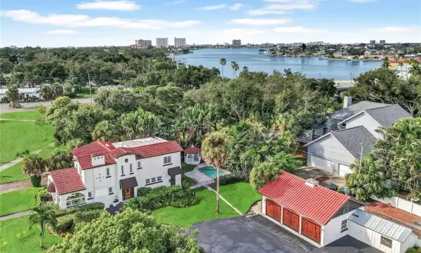120 Park Street N, St Petersburg, FL, 33710