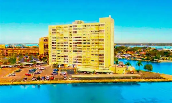 31 Island Way, Unit 703, Clearwater Beach, FL, 33767