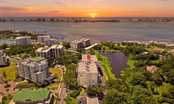 220 Belleview Boulevard, Unit 207, Belleair, FL, 33756