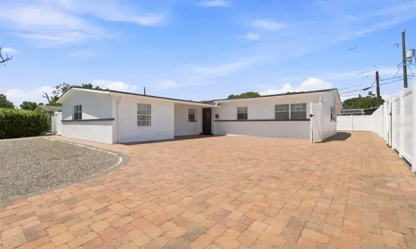 6033 Ambassador Drive, Tampa, FL, 33615