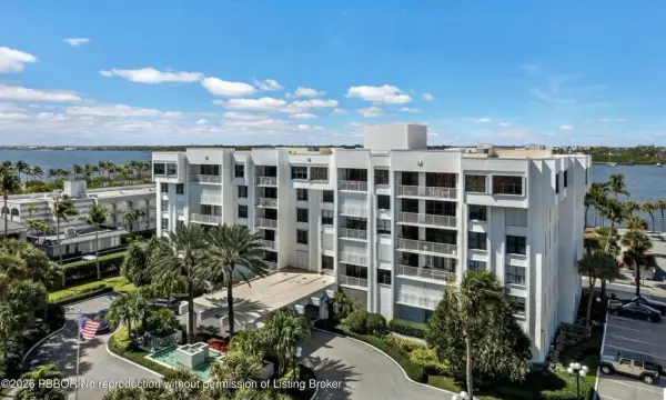 2860 S Ocean Boulevard, Unit 208, Palm Beach, FL, 33480