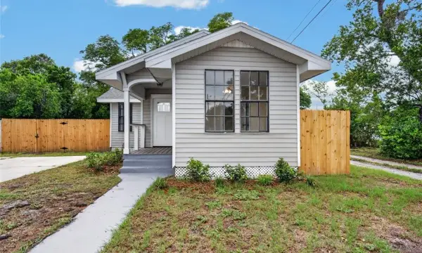 1327 35th Street S, St Petersburg, FL, 33711