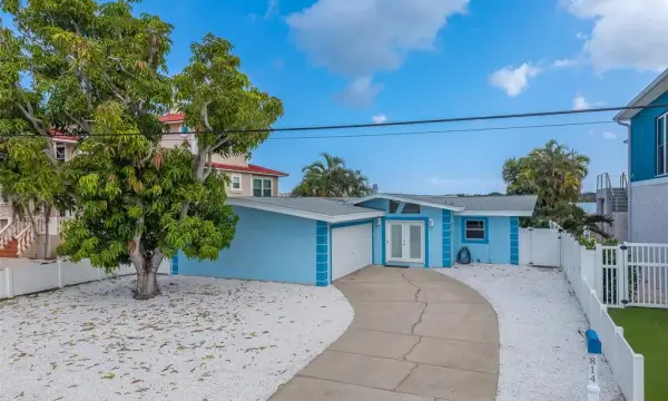 814 Bay Point Drive, Madeira Beach, FL, 33708