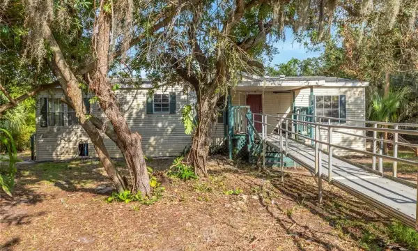 11620 E Bay Road, Gibsonton, FL, 33534
